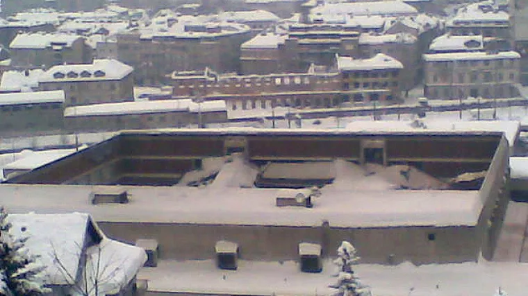 Uru&scaron;io se krov olimpijske Skenderije u Sarajevu