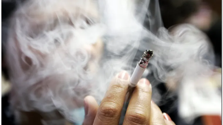 U ustima mu eksplodirala električna cigareta