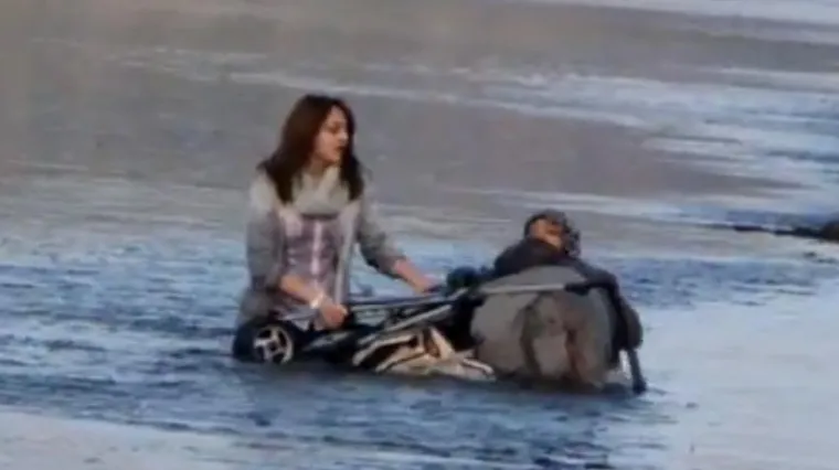 Ledeno more odnijelo majku s djetetom u kolicima