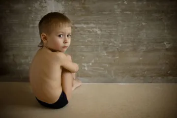 Majka monstrum pustila da joj se sin utopi u kadi!