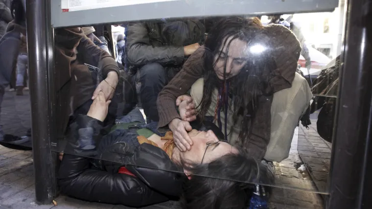 Pogledajte policijsku brutalnost na djelu