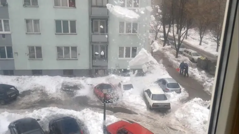 Snijeg u Sarajevu uni&scaron;tava sve pred sobom