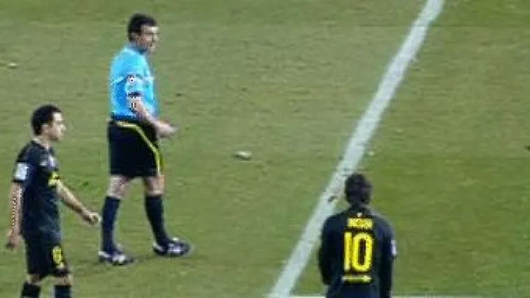 Messijev prljavi potez odobrio sudac