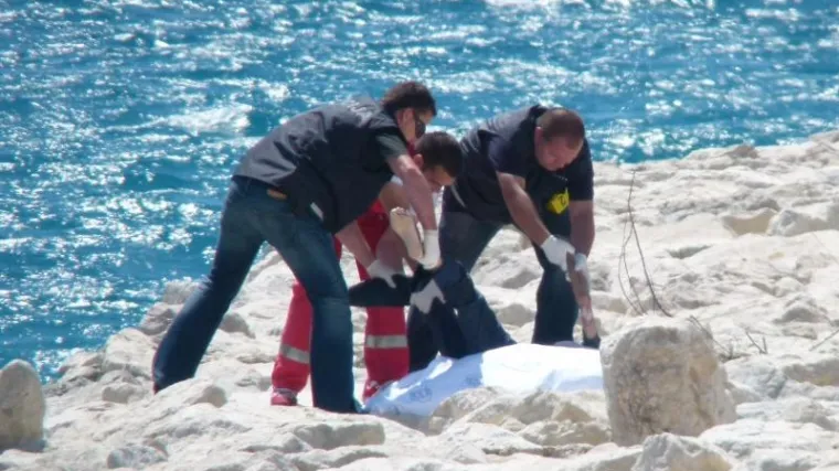 Mrtav mu&scaron;karac pronađen u moru kod Visa