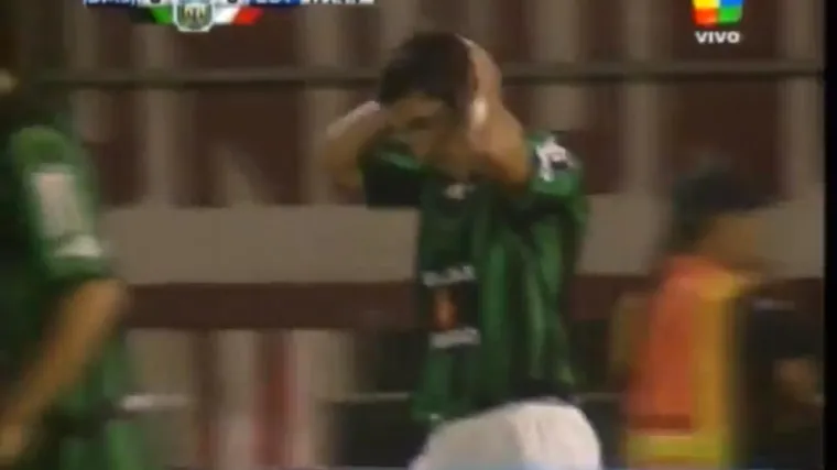 Ovako bizaran autogol dugo niste vidjeli