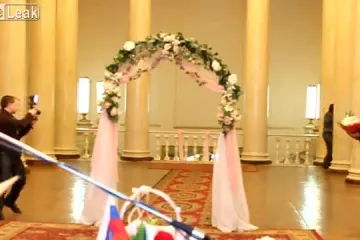 Mladenka otkrila guzu na putu do oltara