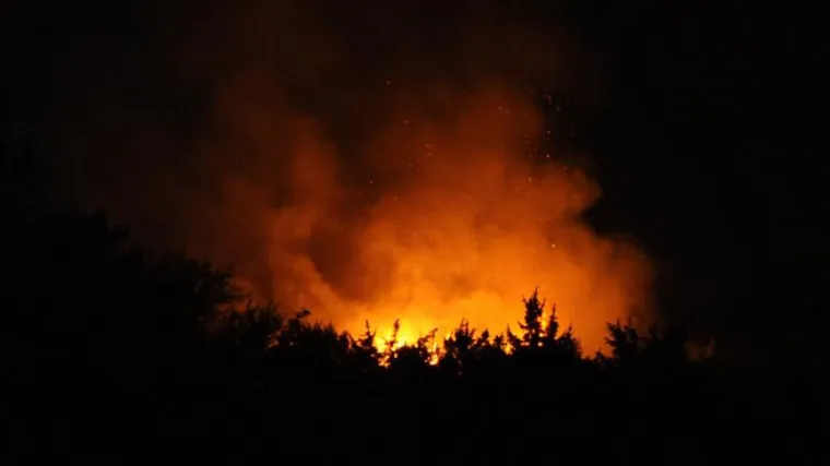 Stotine ljudi evakuirano u četiri velika požara