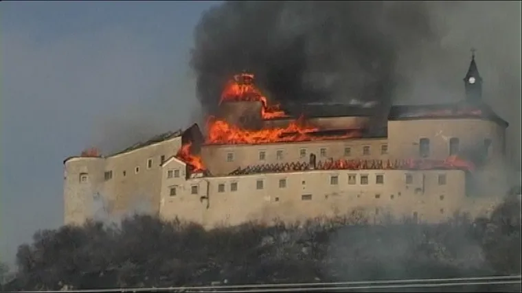 Dvorac izgorio zbog dvojice dječaka