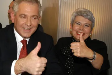 Jaca u strahu: Okupljaju se otpisani?