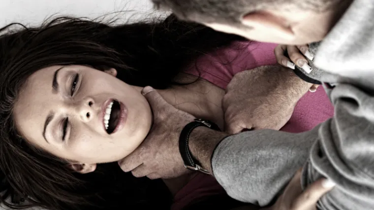 Iživljavao se na svojoj maloljetnoj djevojci