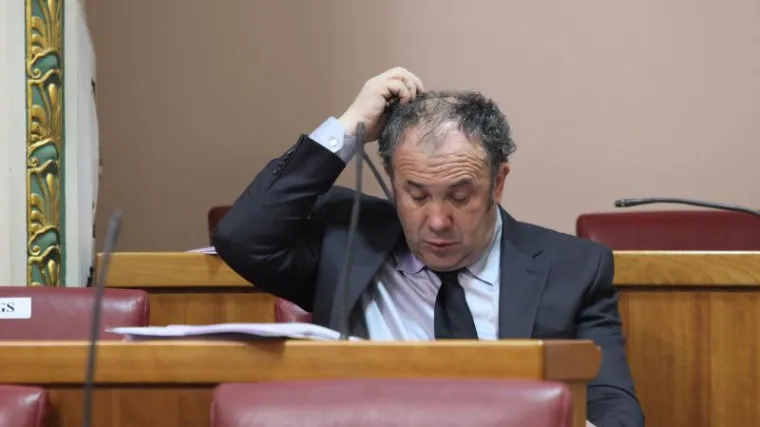 Novi Kerumov gaf zasjenio sastanak