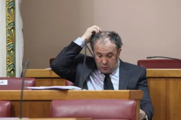 Novi Kerumov gaf zasjenio sastanak