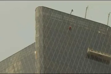 Francuski Spiderman osvojio još jedan vrh!