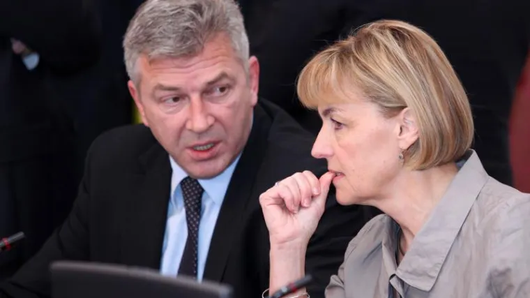 Ministar unutarnjih poslova hitno operiran na Rebru