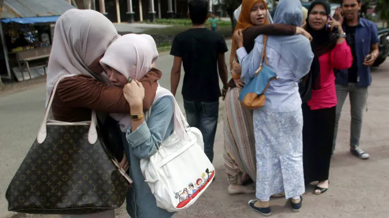 Indoneziju zatresli razorni potresi!