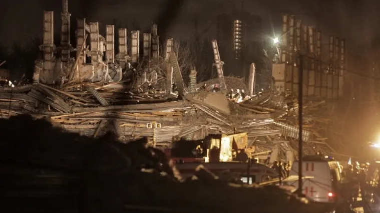 Uru&scaron;io se neboder, ljudi zatočeni pod tonama betona?