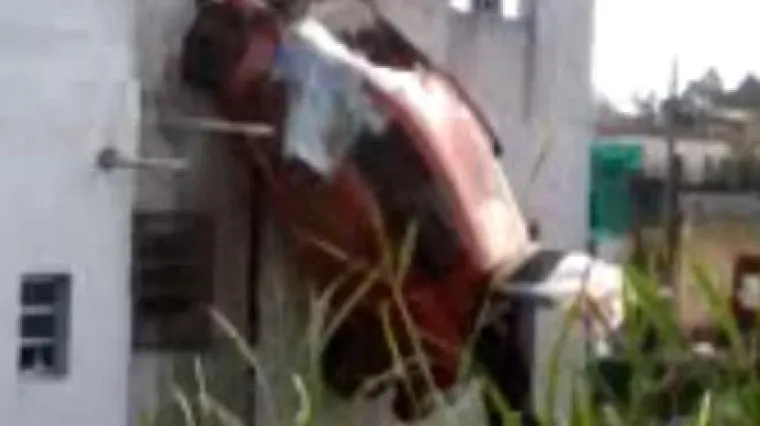 Autom zavr&scaron;io na drugom katu zgrade!