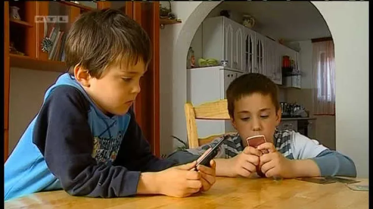 Tata na biciklu skuplja novac za bolesne sinove!