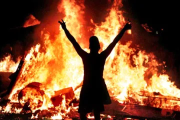 Baci kamenje na sistem – revolucija na hrvatski način