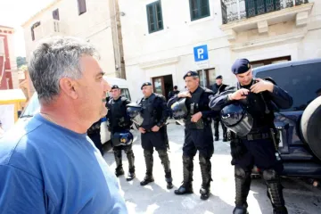 Radnici na slobodi, mještani ih dočekali pljeskom