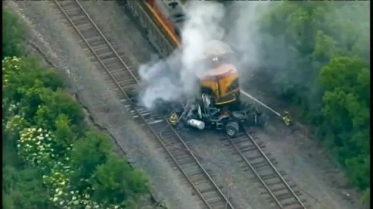 Čudesno: Vozač kamiona preživio jezivu nesreću!