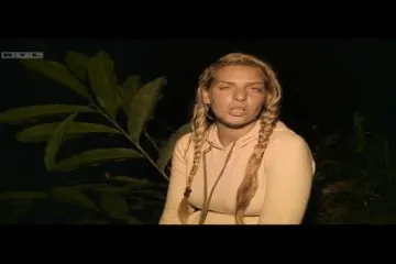 Avi nedostaje pravo muško pa se ponovno zaljubila