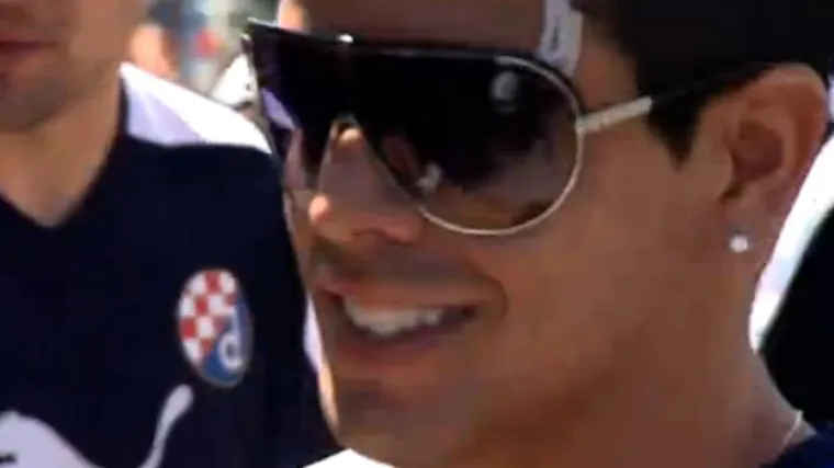 Ibanez razbio glavu huliganu!