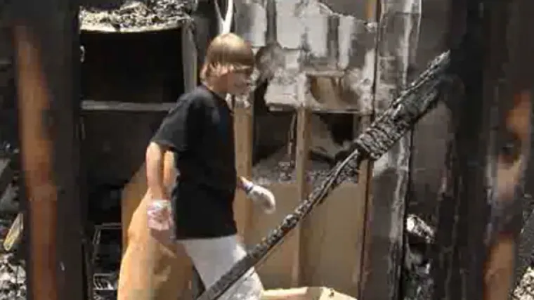 Dječak spasio obitelj iz goruće kuće