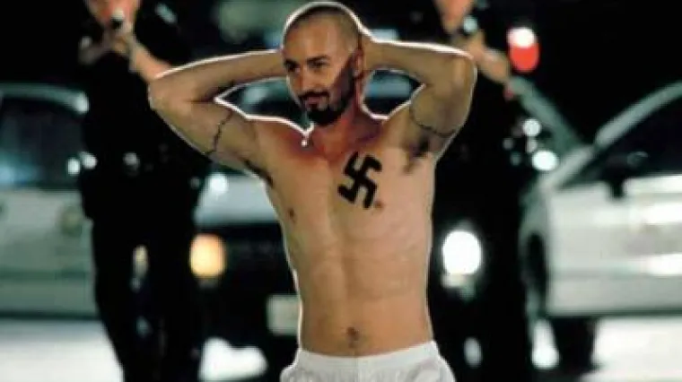 Policijska akcija protiv Facebook nacista!