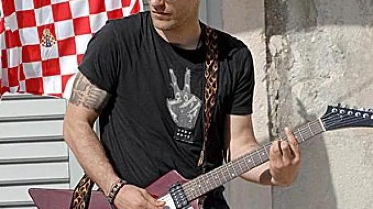 Prisjetite se najluđih himni europskih prvenstava