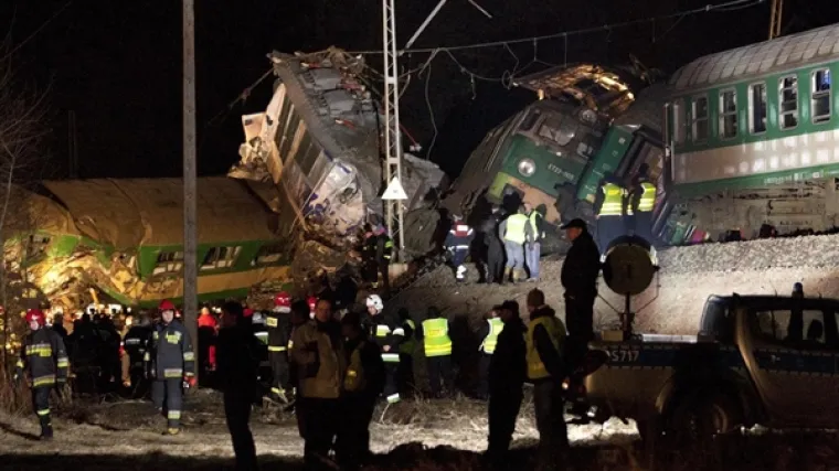 Najmanje 15 poginulih u željezničkoj nesreći