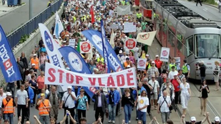 Masovni prosvjedi zbog dizanja PDV-a!