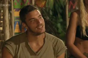 Vlada 'popljuvao' Avu na plemenskom savjetu