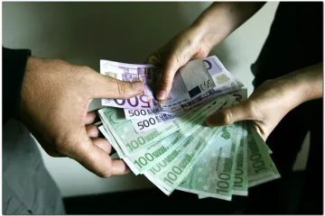 Našao 10.000 eura na cesti i odmah ih vratio!