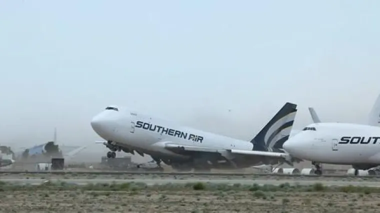 Vjetar od 112 km/h umalo otpuhao avion s piste