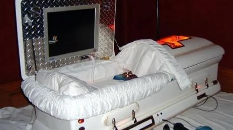 Dvogodi&scaron;njak ustao iz lijesa, zatražio vode i umro