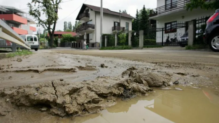 Klizi&scaron;te u Zagrebu zatvorilo prometnicu!