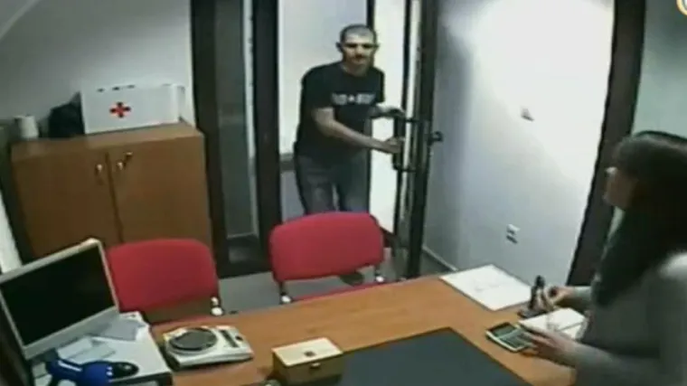 Prepoznajete li ovog drskog razbojnika?