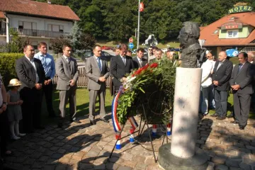 Izaslanstvo HDZ-a položilo vijence na grob Franje Tuđmana