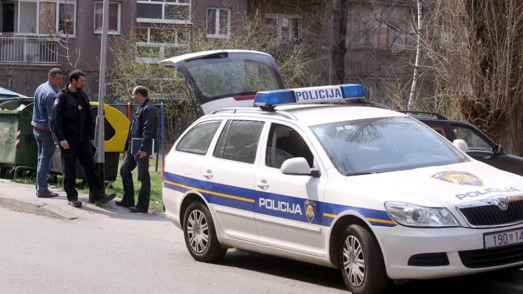 Zagrepčanka ispala iz autobusa