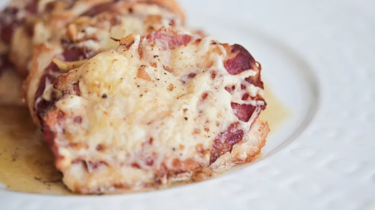 Puretina u kombinaciji s buđolom i sirom