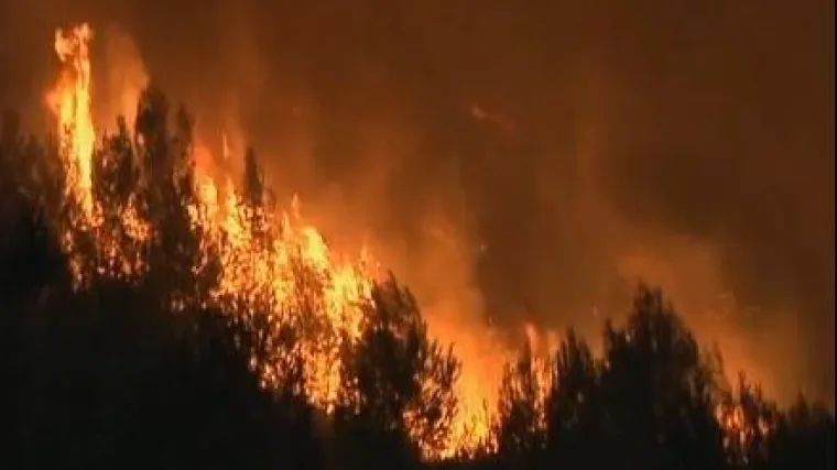 Požar natjerao 11 tisuća ljudi da napuste domove