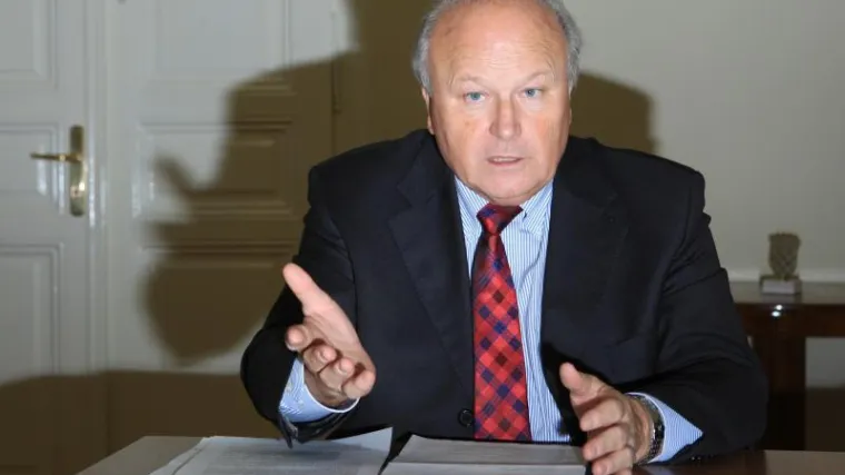 'Ukidamo socijalnu pomoć penzionerima koji žive u prevelikim stanovima!'