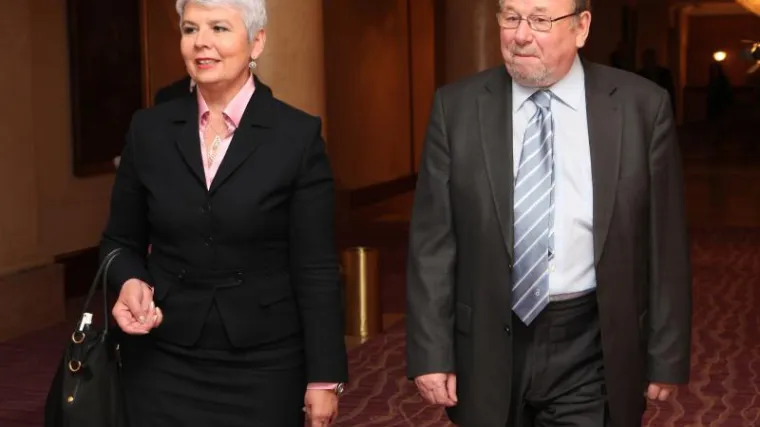 Kosor dobila Odbor, Šeks Antikorupcijsko vijeće!