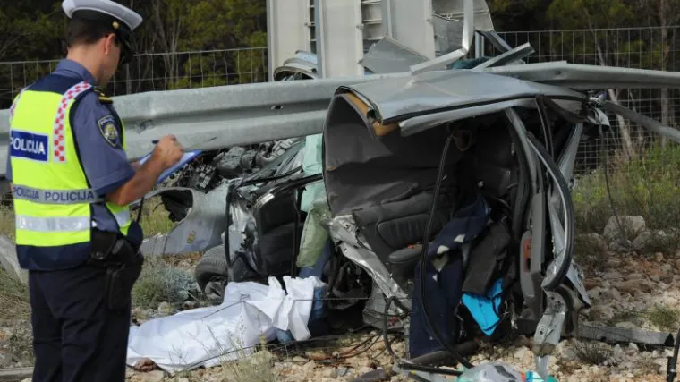 Nova nesreća na A1: Dvoje ljudi poginulo pri izlijetanju