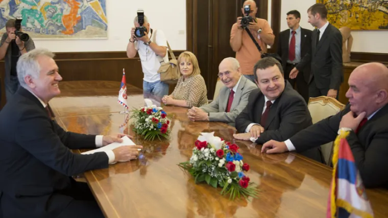 Nikolić zaobišao Tadića i mandat dao Dačiću!