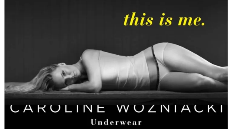 Seksi tenisačica u reklami za donje rublje