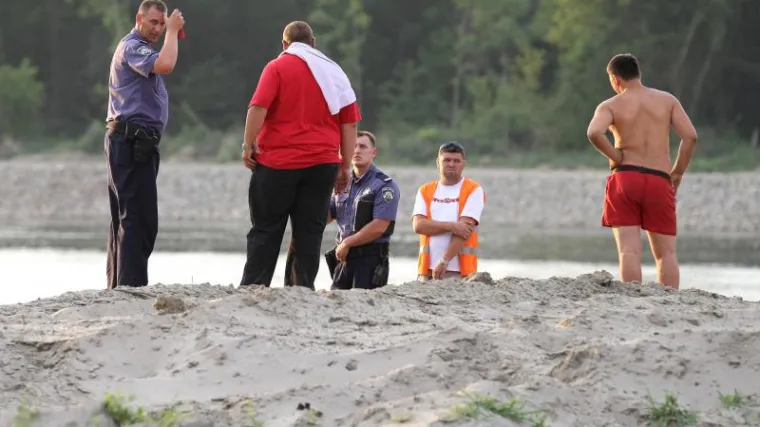 Mladić nestao u Dravi, ronioci ga jo&scaron; traže!