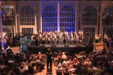 Ponos i prkos ujedinjeni protiv predrasuda