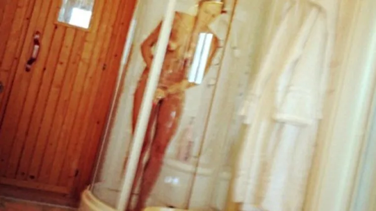 Bivši vratar Reala objavio sliku gole supruge